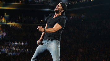 Luke Bryan Invites Country Stars On Farm Tour News