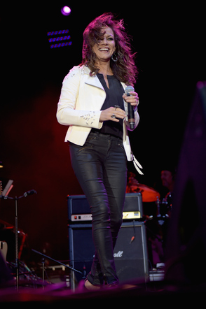 animated gif reverse cowgirl martina mcbride hot behind